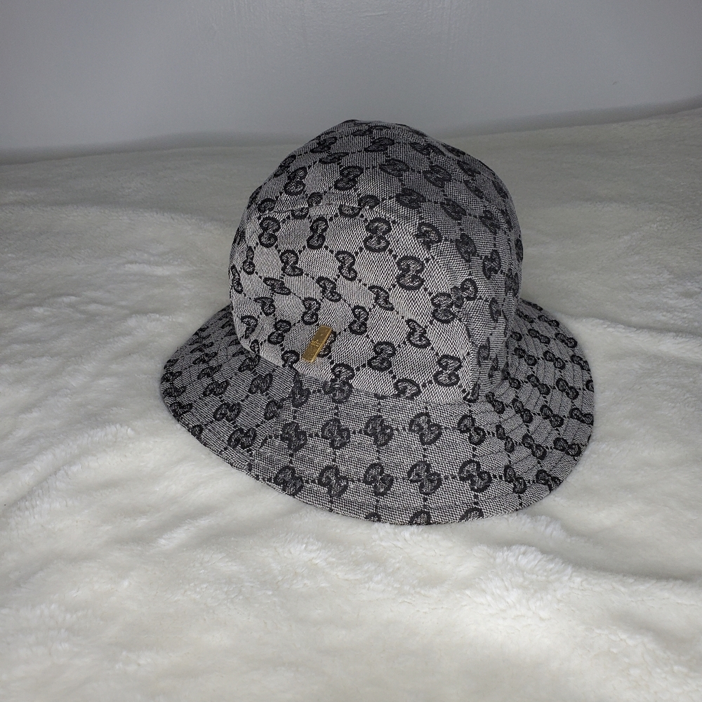 GUCCI - Bucket hat GG logo